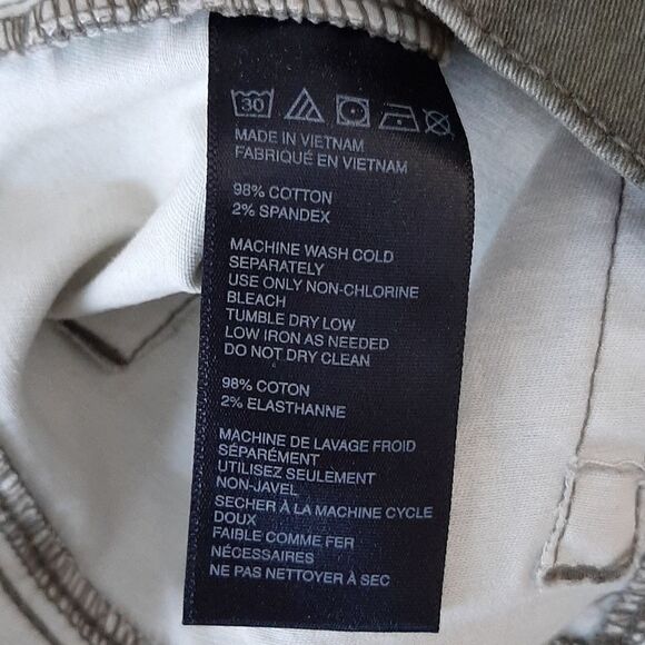 Urban Outfitters camo green pants - Picture 7 of 7